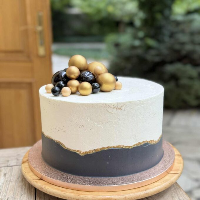 Black & Gold & White torta